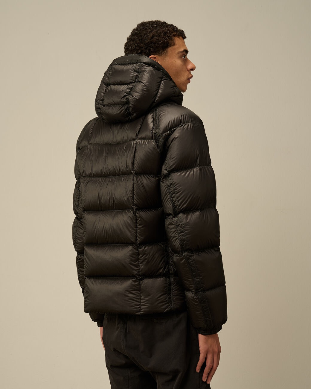 Cp Company Jas D.d. Shell Hooded Medium Down Jacket Zwart
