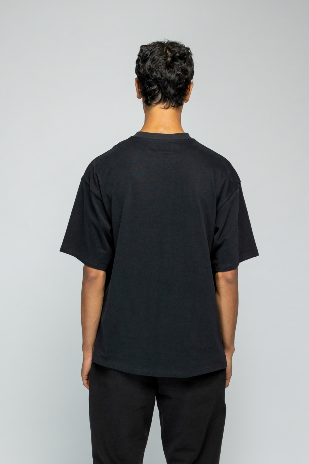 Stranger Society T-shirt Crew Logo T-shirt Zwart