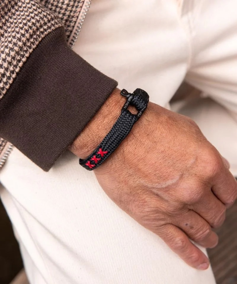 Pig And Hen Armband Simon Sharp Xxx Zwart