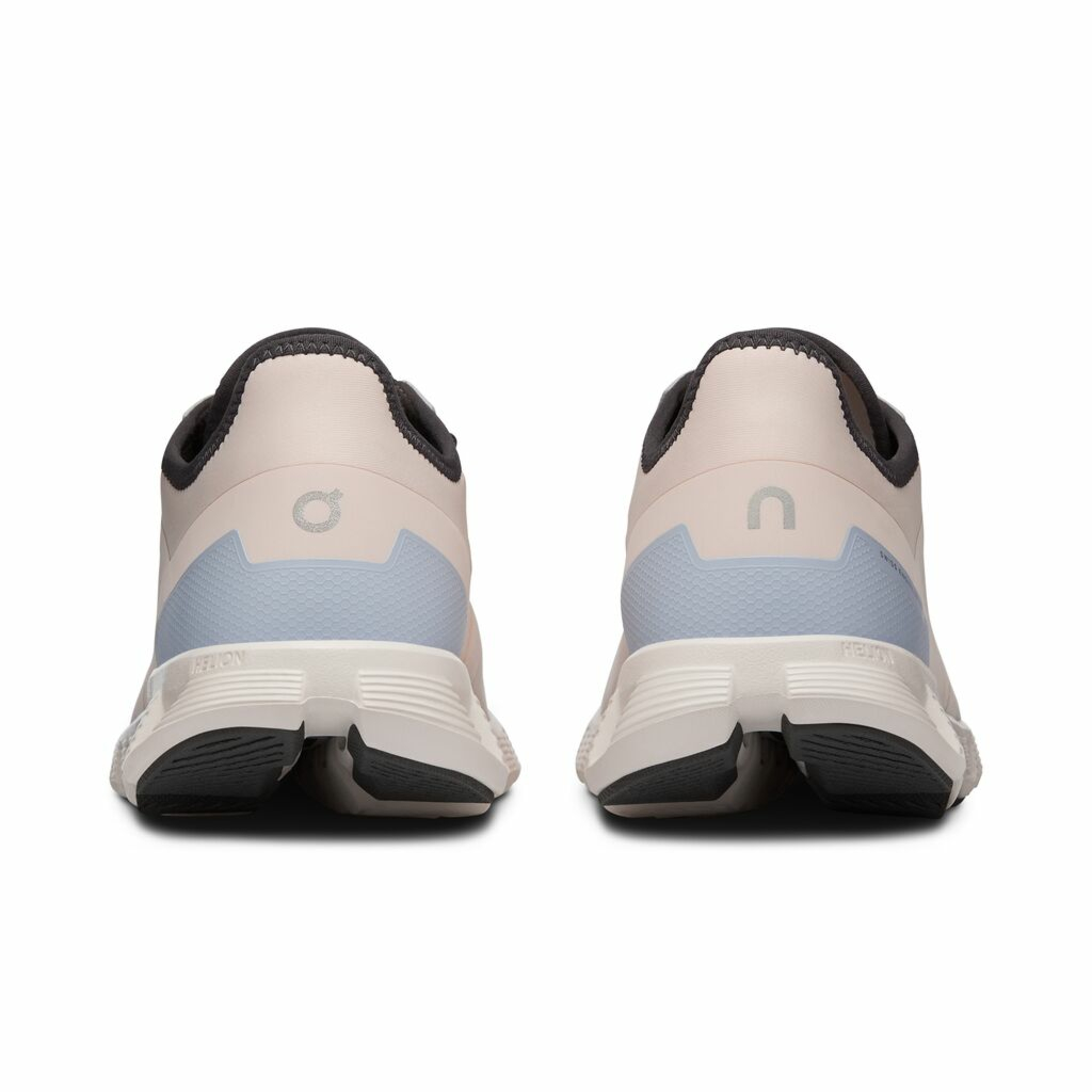 On Running Schoenen Cloud X 3 Ad Roze