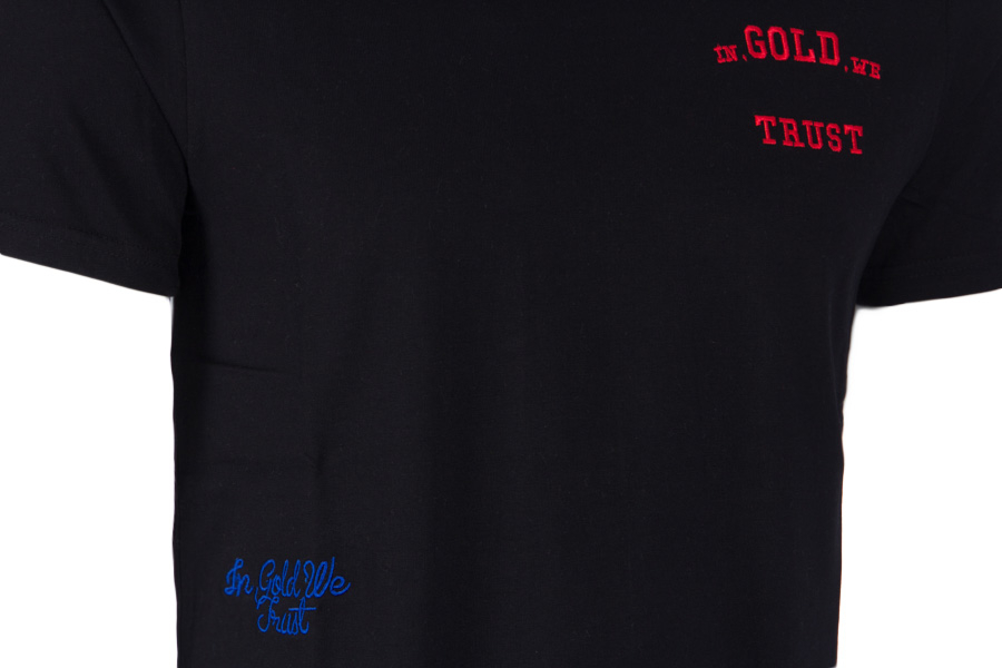 hooi Arbitrage Bestrooi In Gold We Trust THE OFFSET T-002 T-Shirt Zwart
