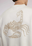 aeden-white-scorpio-trui-closeup