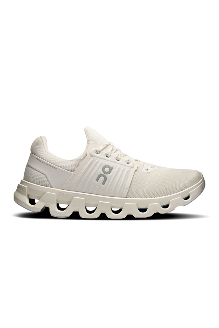 On Running Schoenen Cloudswift 4 Ad Off White